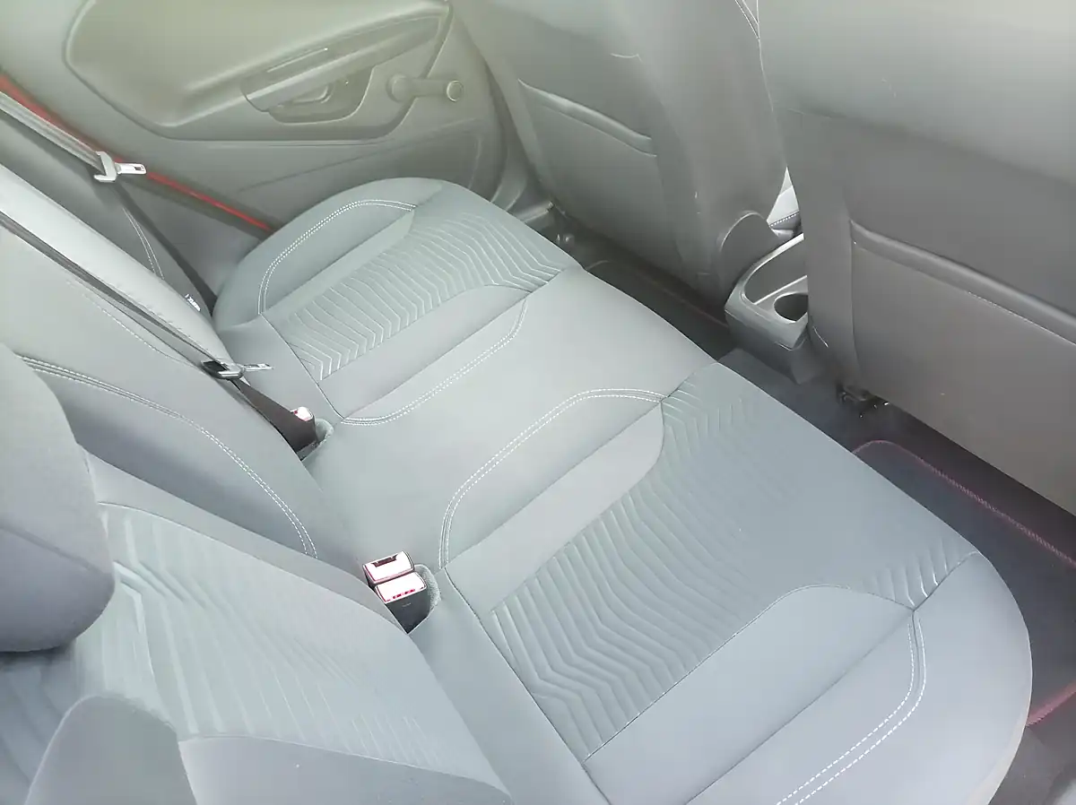 Used 2014 Ford Fiesta Zetec Red - Interior and Exterior details 11