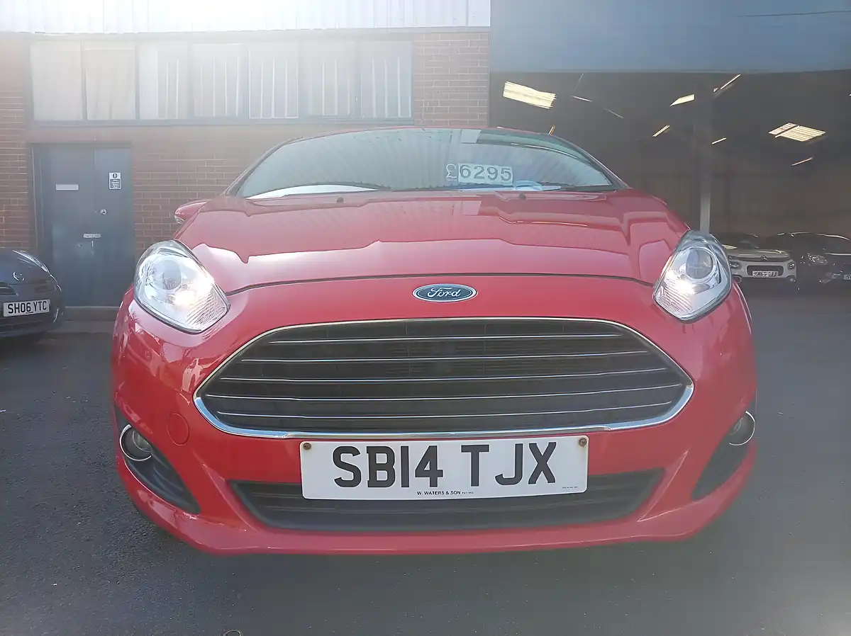 Used 2014 Ford Fiesta Zetec Red - Interior and Exterior details 4
