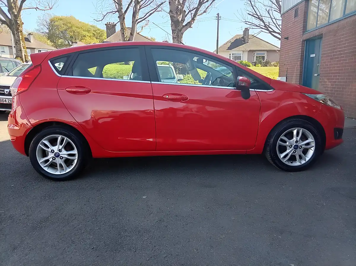 Used 2014 Ford Fiesta Zetec Red - Interior and Exterior details 7