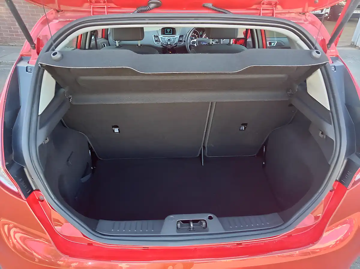Used 2014 Ford Fiesta Zetec Red - Interior and Exterior details 8