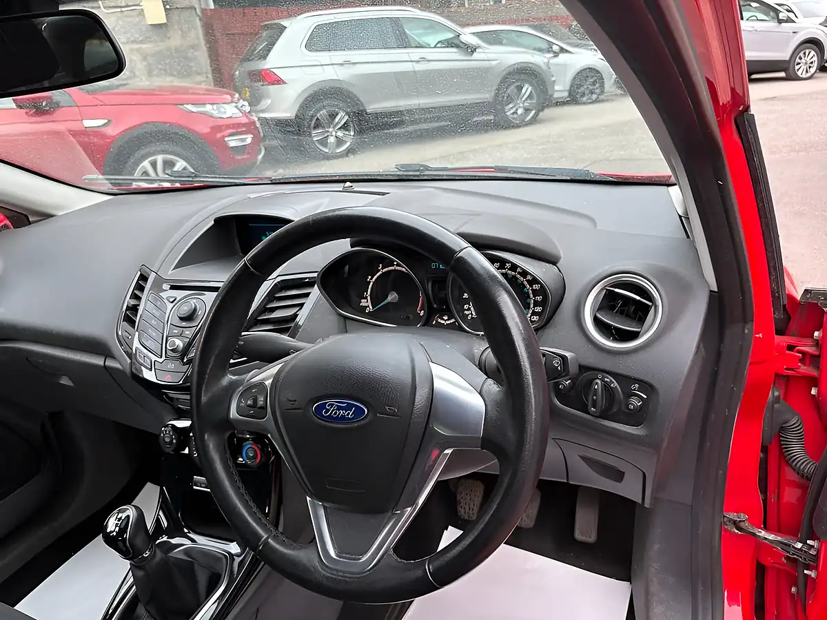 Used 2014 Ford Fiesta Zetec Red - Interior and Exterior details 12