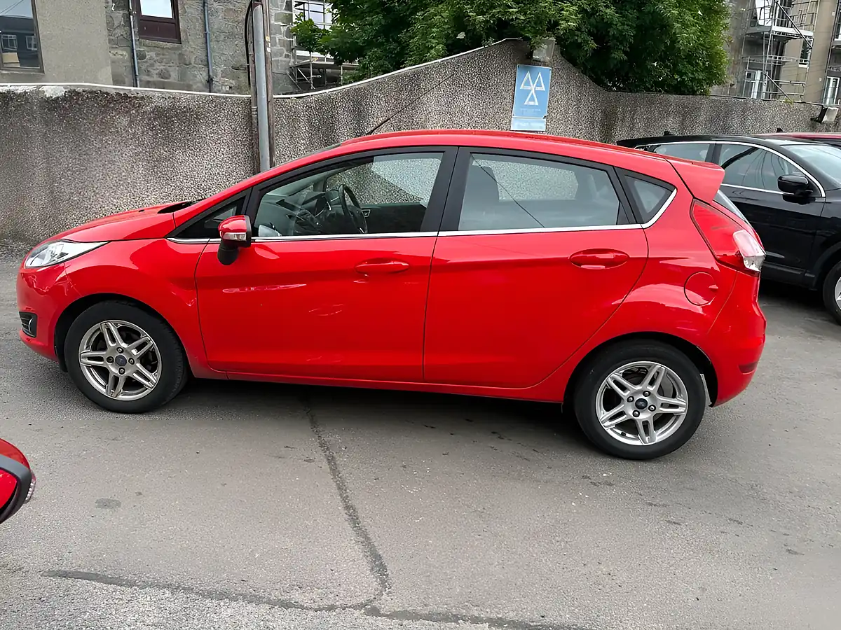 Used 2014 Ford Fiesta Zetec Red - Interior and Exterior details 7