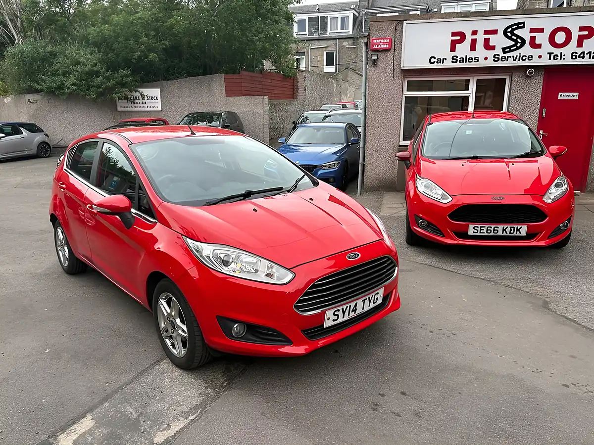 Used 2014 Ford Fiesta Zetec Red - Interior and Exterior details 9