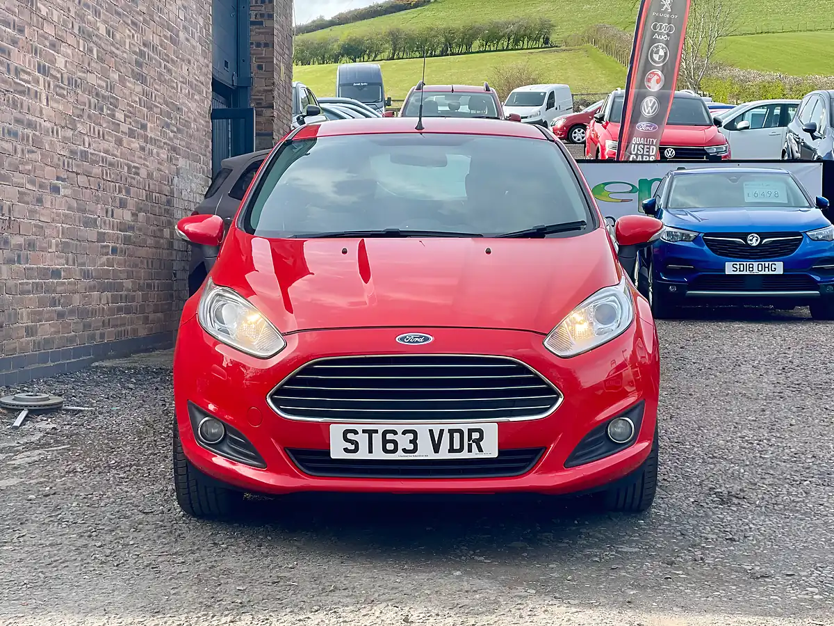 Used 2014 Ford Fiesta Zetec Red - Interior and Exterior details 4