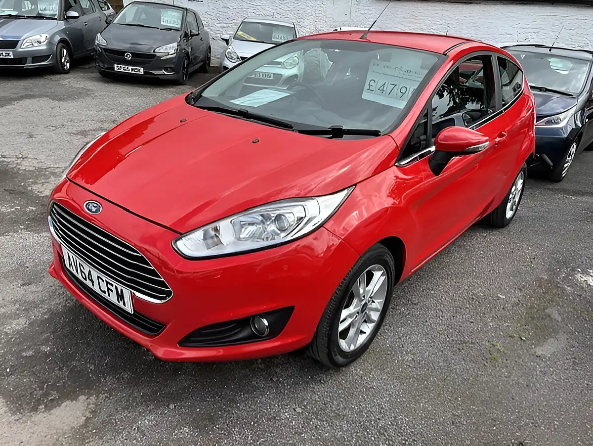 Used 2014 Ford Fiesta Zetec Red - Front View