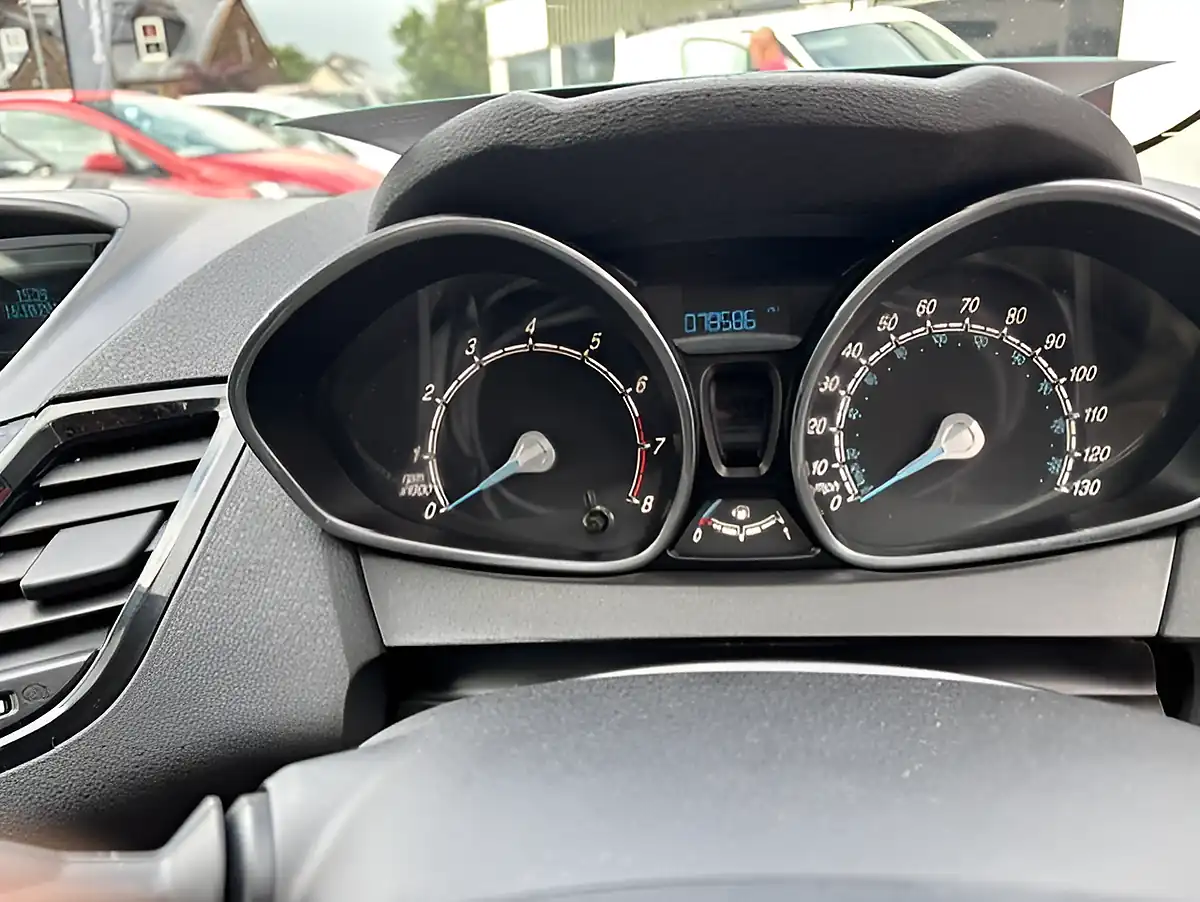 Used 2014 Ford Fiesta Zetec Red - Interior and Exterior details 9
