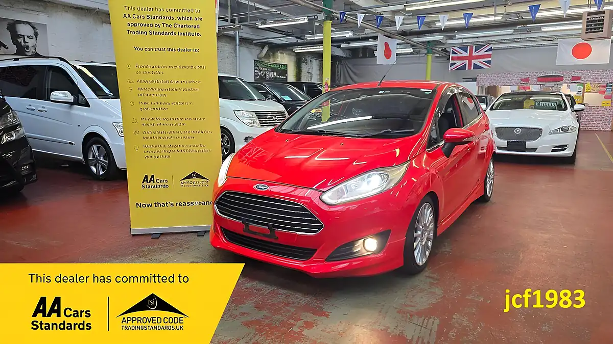 Used 2014 Ford Fiesta Zetec Red - Front View