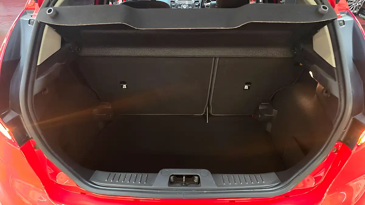 Used 2014 Ford Fiesta Zetec Red - Interior and Exterior details 15