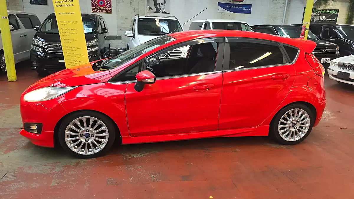 Used 2014 Ford Fiesta Zetec Red - Interior and Exterior details 17