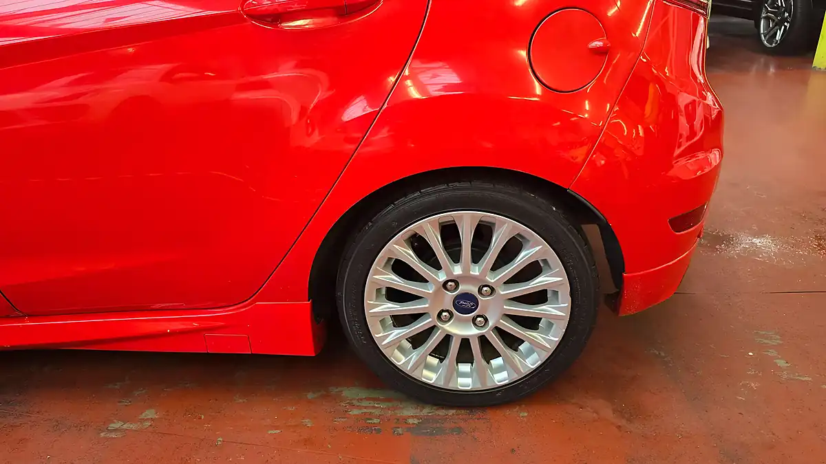 Used 2014 Ford Fiesta Zetec Red - Interior and Exterior details 20