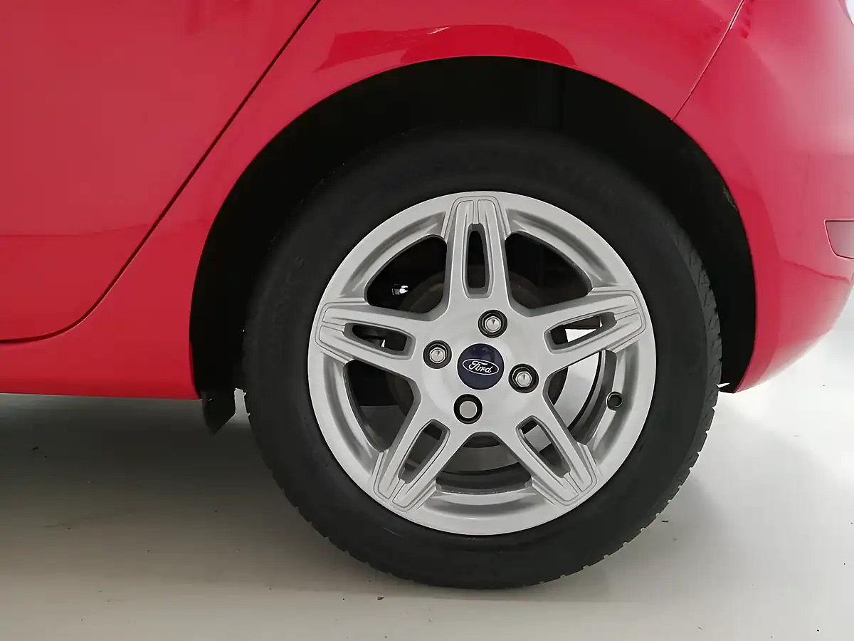 Used 2014 Ford Fiesta Zetec Red - Interior and Exterior details 19