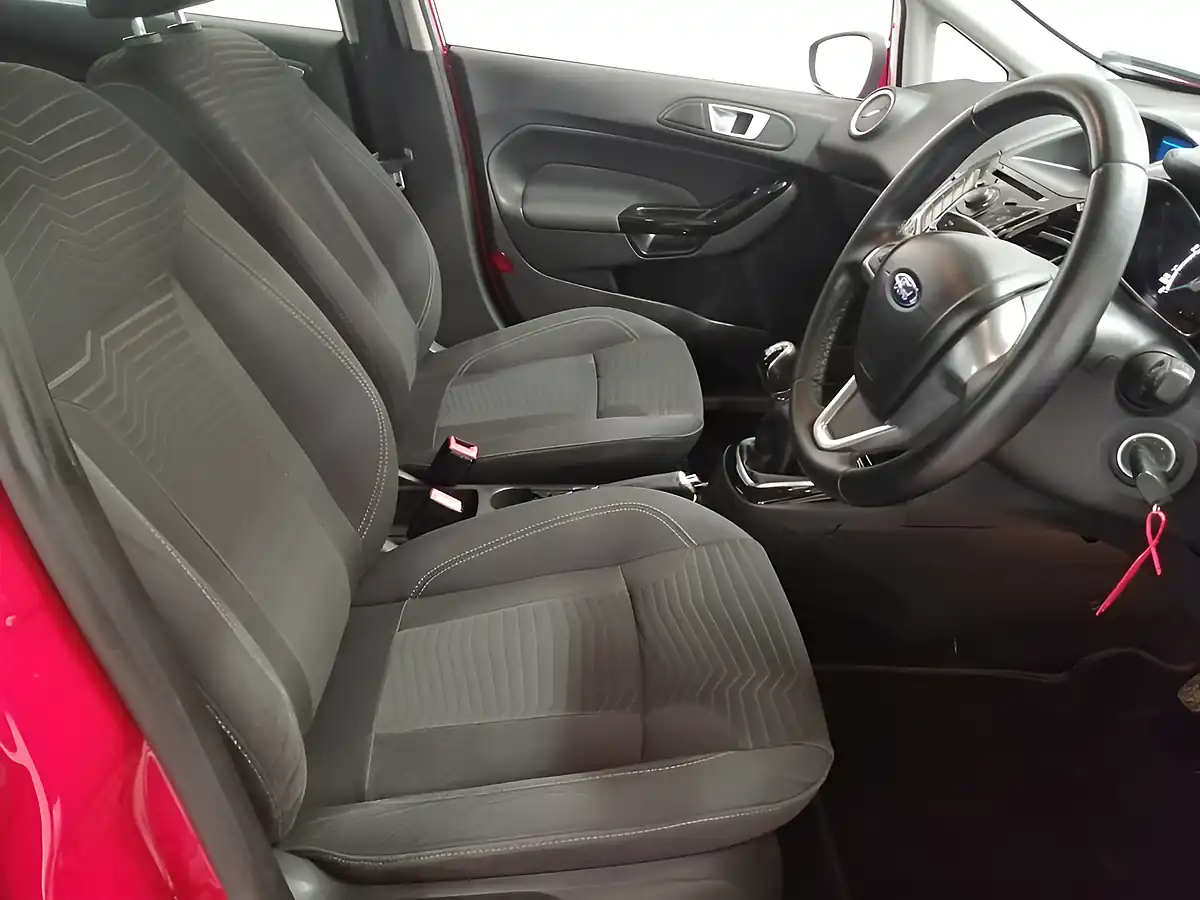 Used 2014 Ford Fiesta Zetec Red - Interior and Exterior details 9