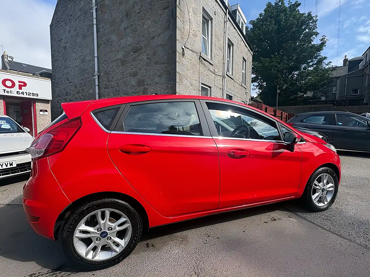Used 2014 Ford Fiesta Zetec Red - Interior and Exterior details 11