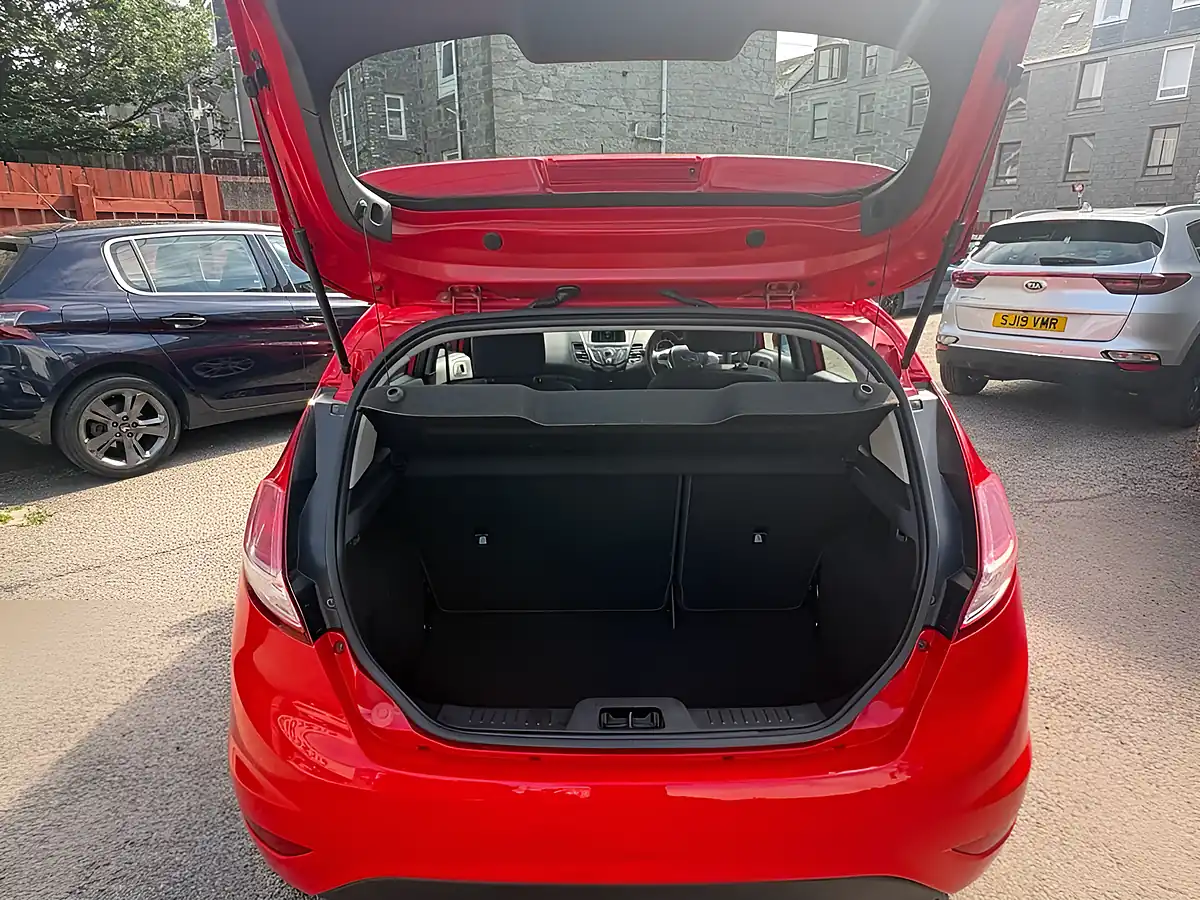 Used 2014 Ford Fiesta Zetec Red - Interior and Exterior details 14