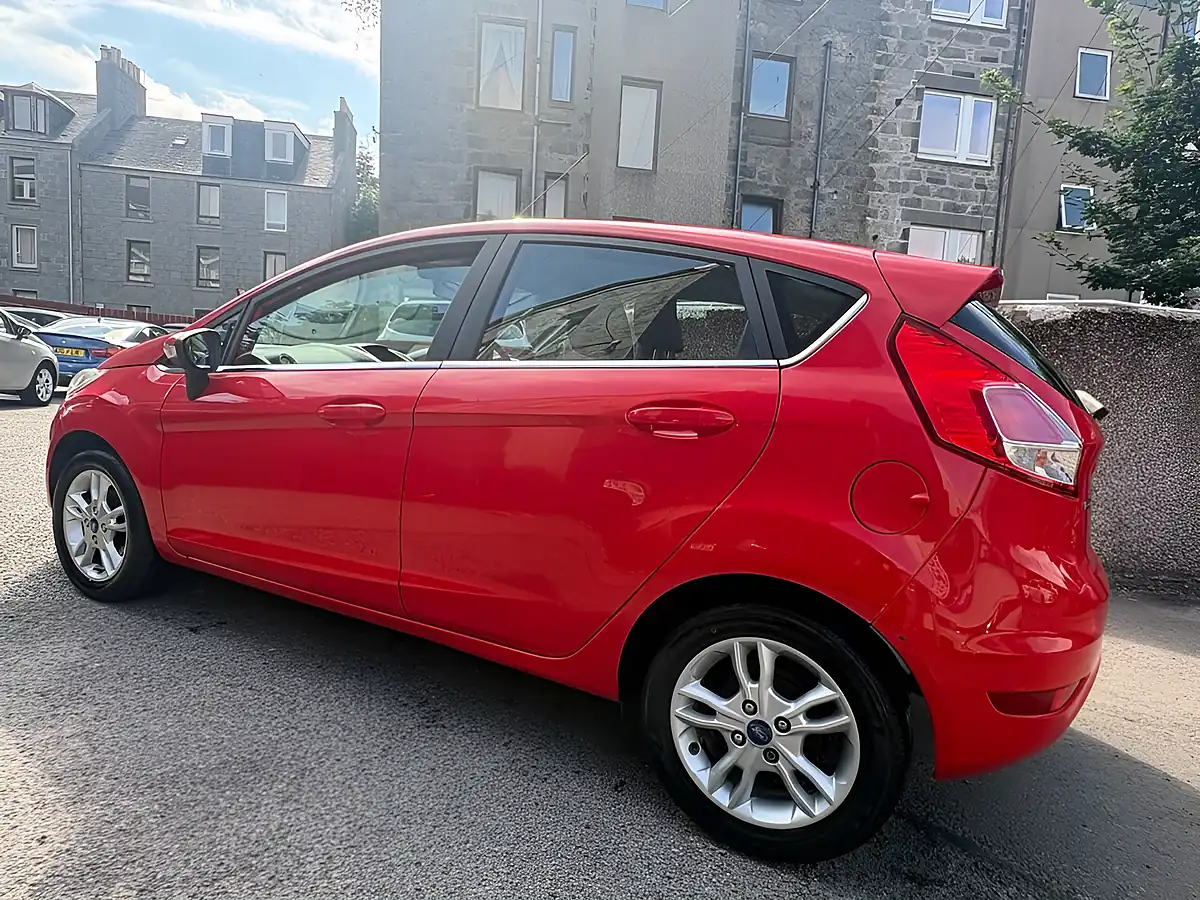 Used 2014 Ford Fiesta Zetec Red - Interior and Exterior details 5