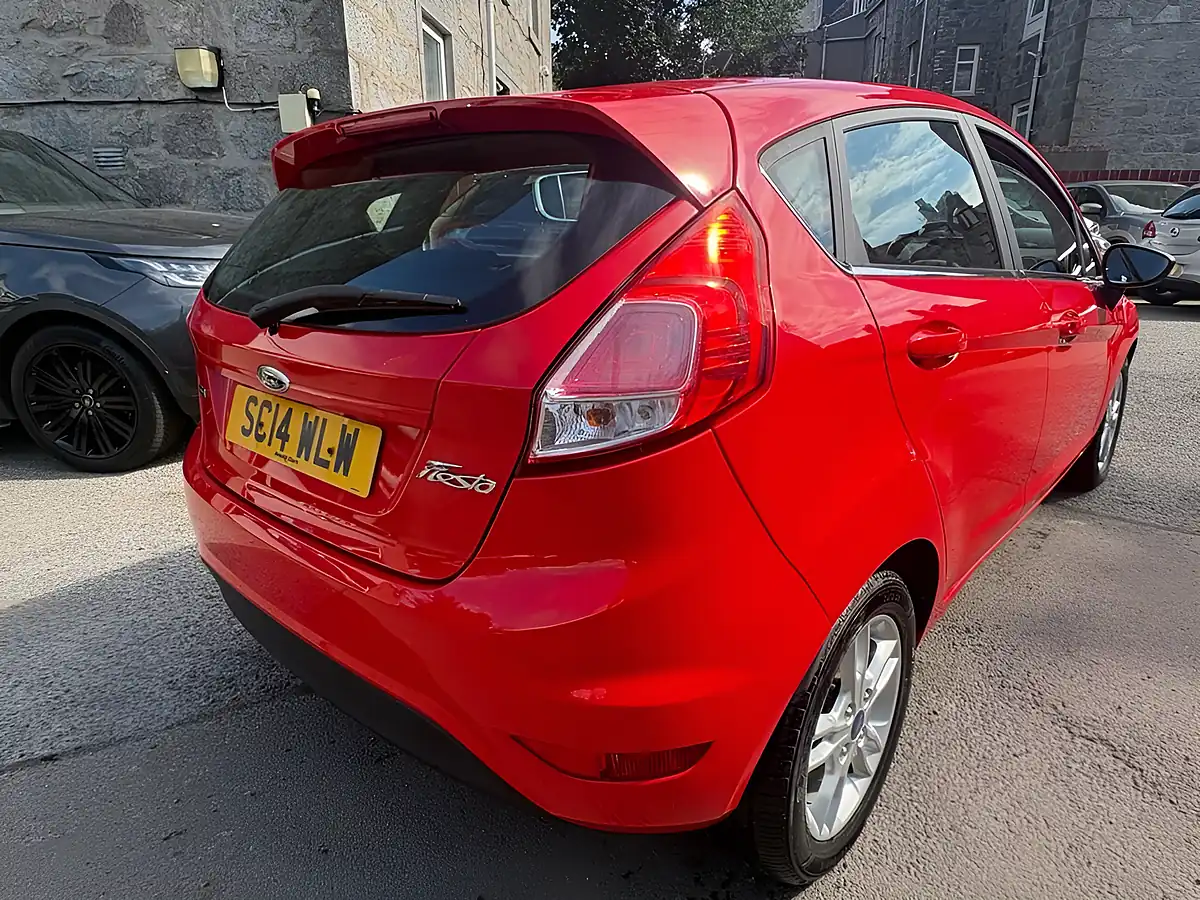 Used 2014 Ford Fiesta Zetec Red - Interior and Exterior details 9
