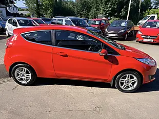 Used 2014 Ford Fiesta Zetec Red - Interior and Exterior details 4