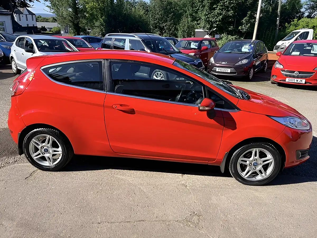 Used 2014 Ford Fiesta Zetec Red - Interior and Exterior details 4