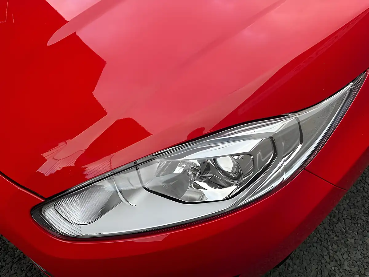 Used 2014 Ford Fiesta Zetec Red - Interior and Exterior details 9