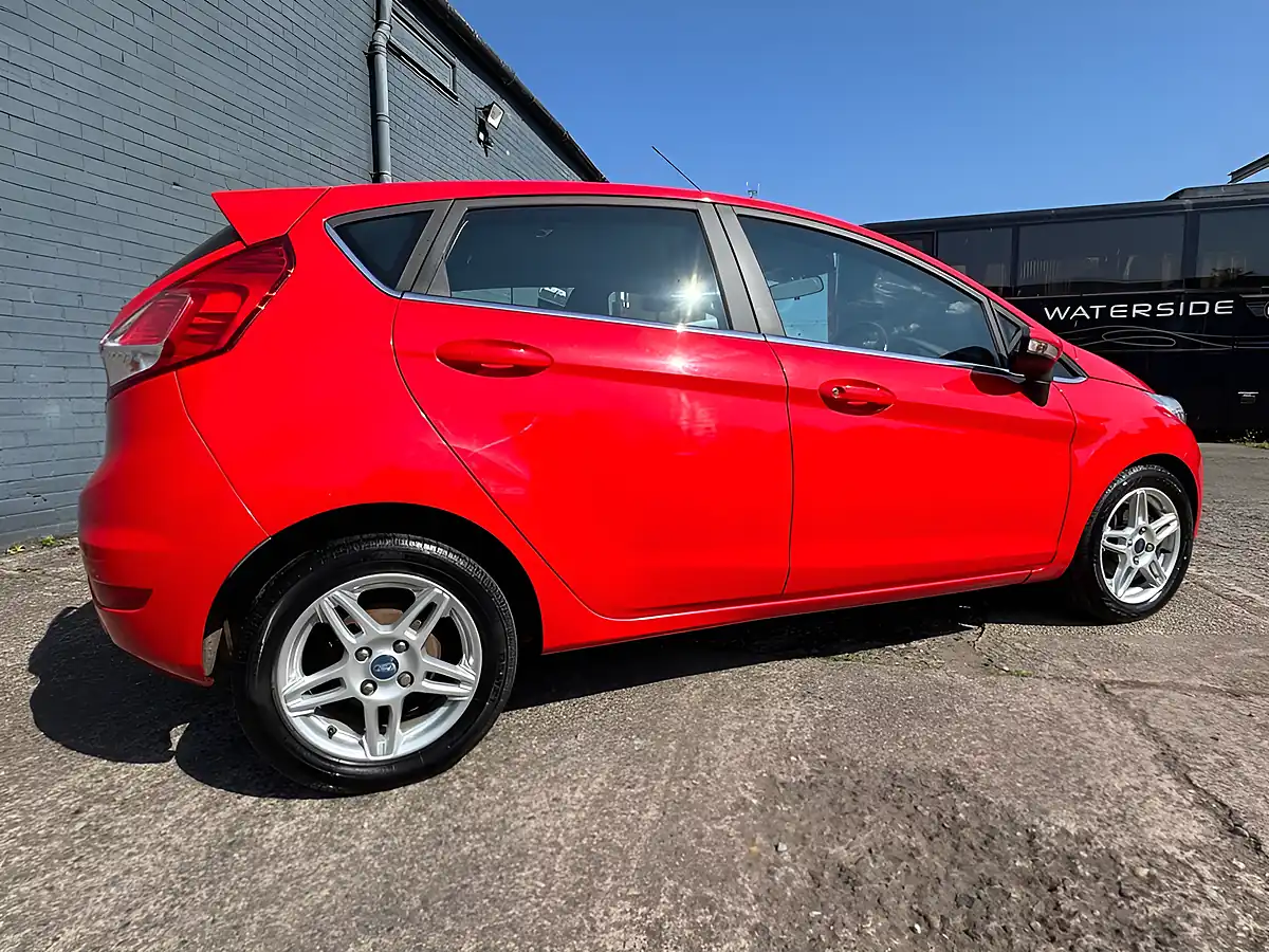 Used 2014 Ford Fiesta Zetec Red - Interior and Exterior details 11