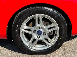 Used 2014 Ford Fiesta Zetec Red - Interior and Exterior details 9