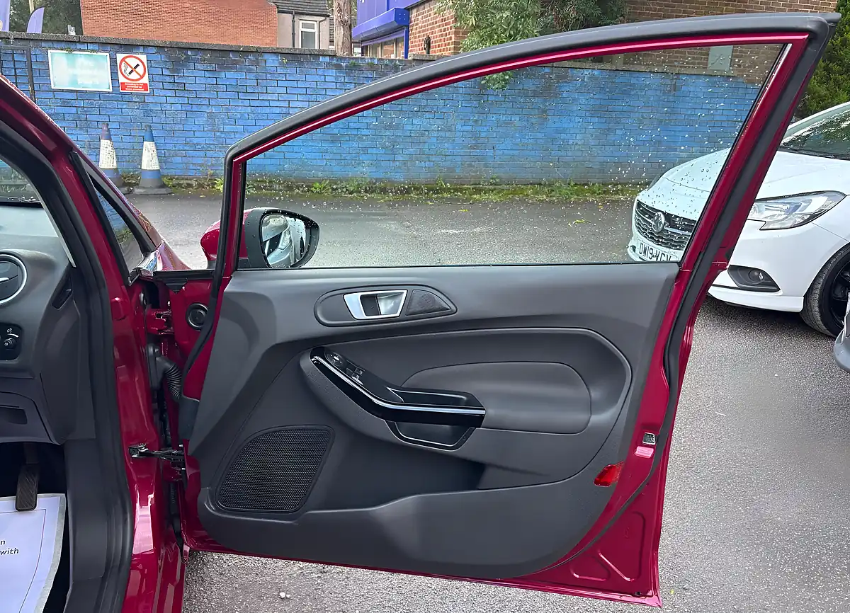 Used 2014 Ford Fiesta Zetec Red - Interior and Exterior details 10