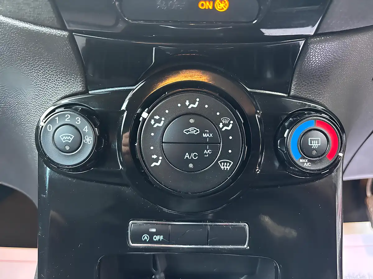 Used 2014 Ford Fiesta Zetec Red - Interior and Exterior details 15