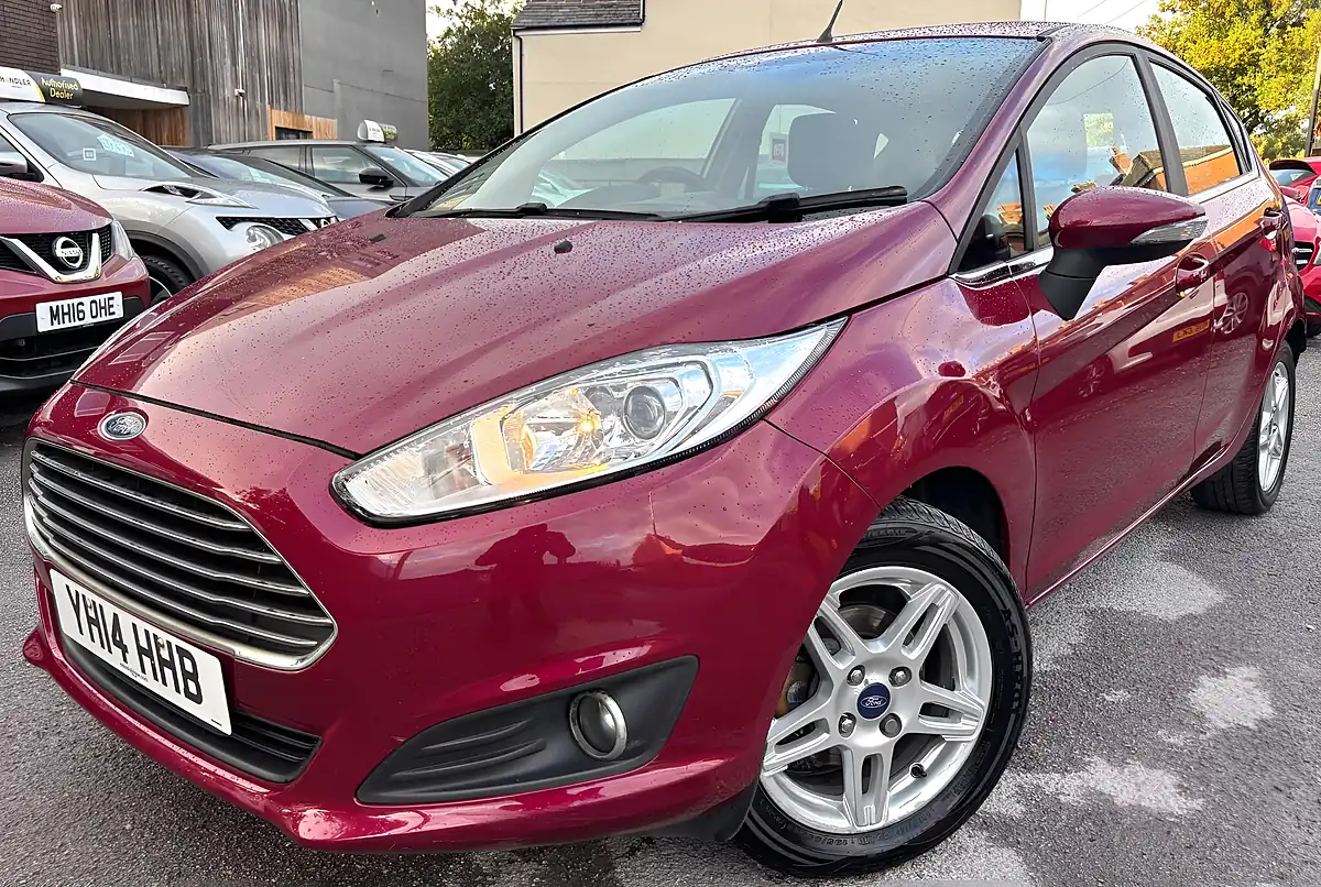 Used 2014 Ford Fiesta Zetec Red - Interior and Exterior details 4