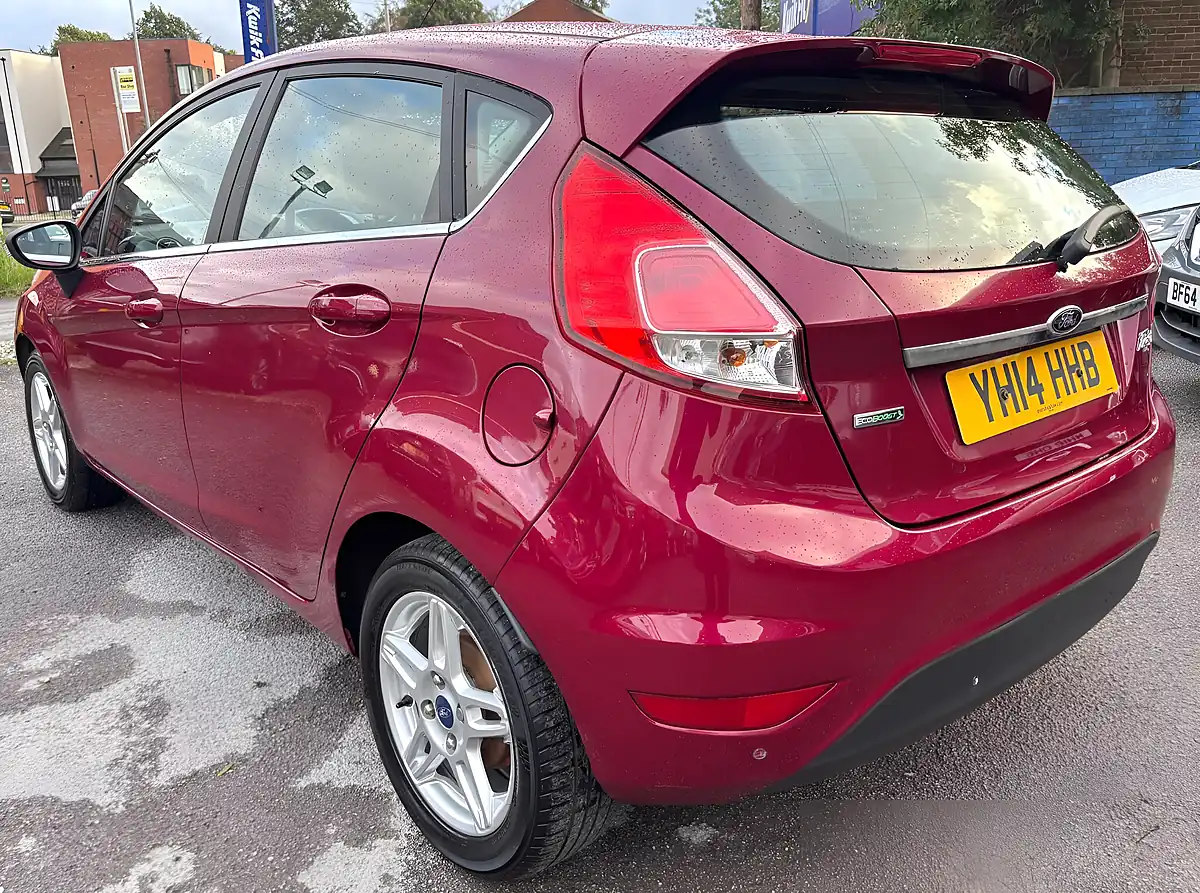 Used 2014 Ford Fiesta Zetec Red - Interior and Exterior details 6