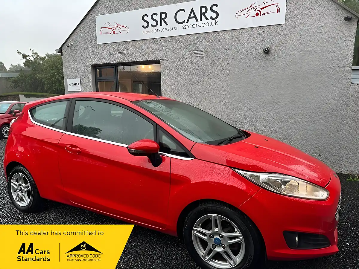 Used 2014 Ford Fiesta Zetec Red Metallic - Front View
