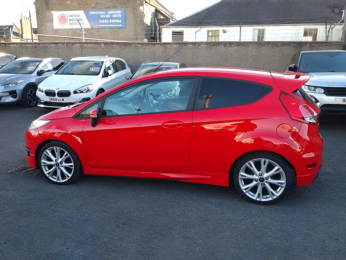 Used 2014 Ford Fiesta Zetec S Red - Interior and Exterior details 3