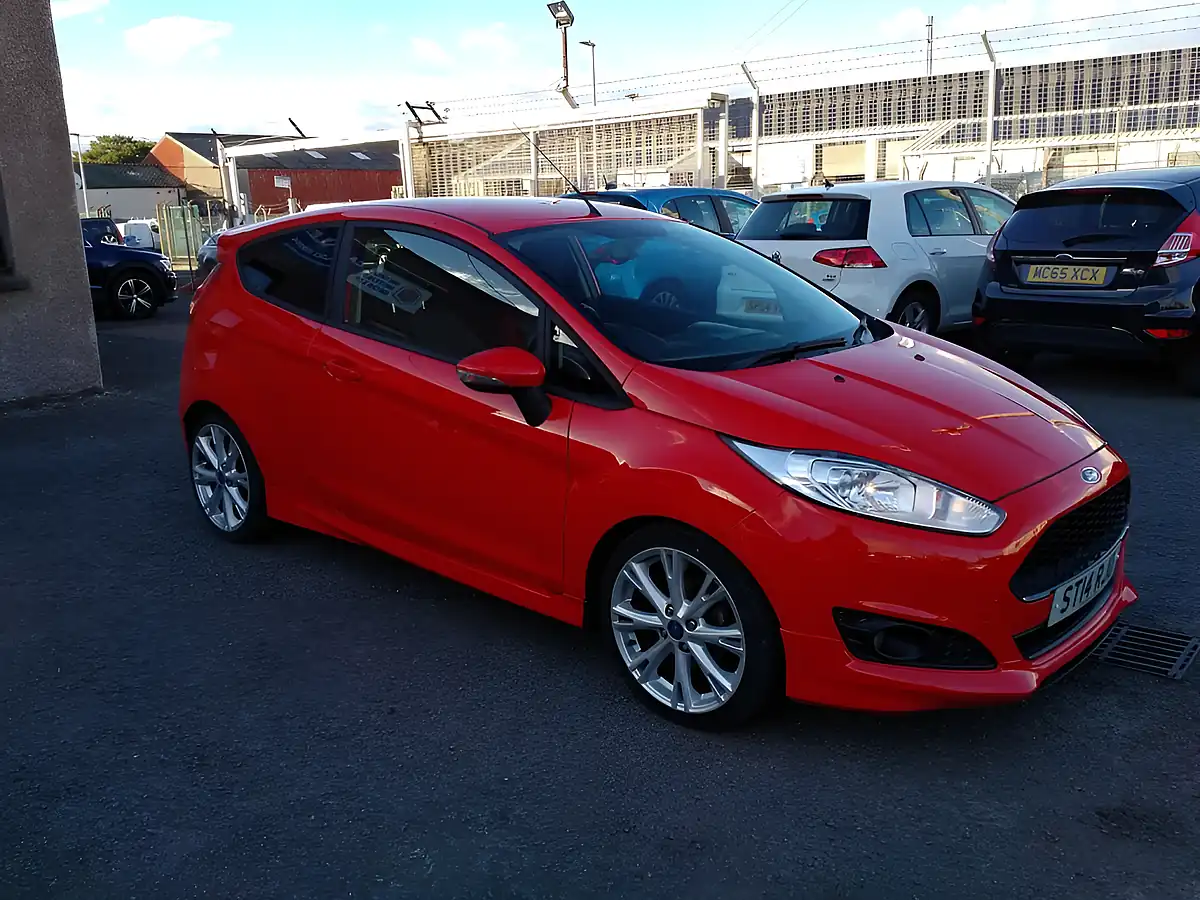 Used 2014 Ford Fiesta Zetec S Red - Interior and Exterior details 9