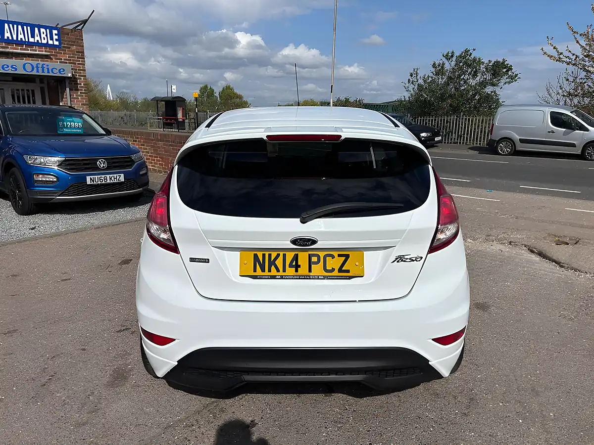 Used 2014 Ford Fiesta Zetec S White - Interior and Exterior details 10