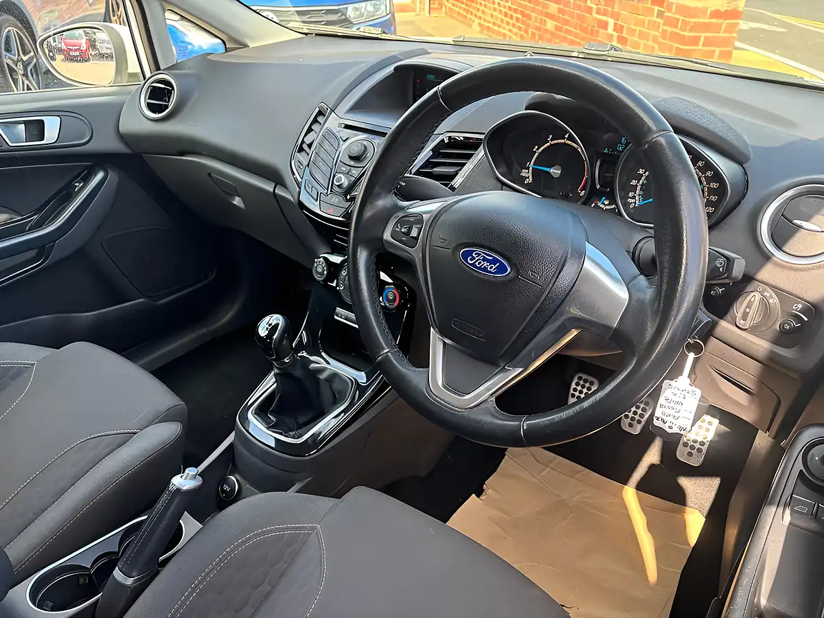 Used 2014 Ford Fiesta Zetec S White - Interior and Exterior details 13