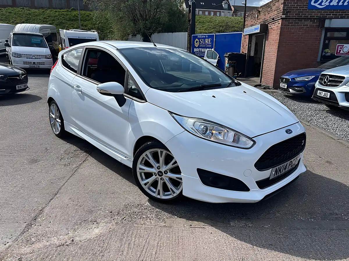 Used 2014 Ford Fiesta Zetec S White - Interior and Exterior details 3