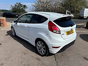 Used 2014 Ford Fiesta Zetec S White - Interior and Exterior details 5