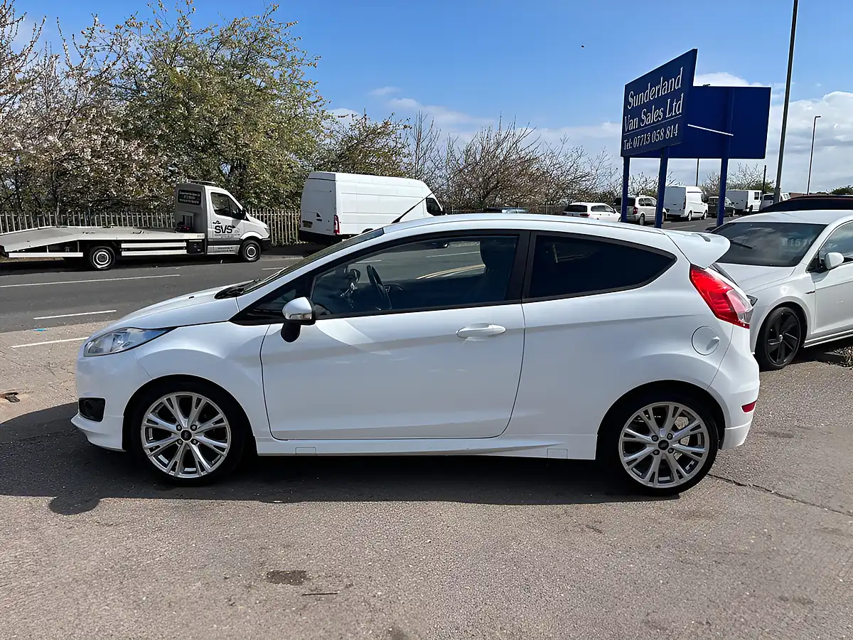 Used 2014 Ford Fiesta Zetec S White - Interior and Exterior details 6