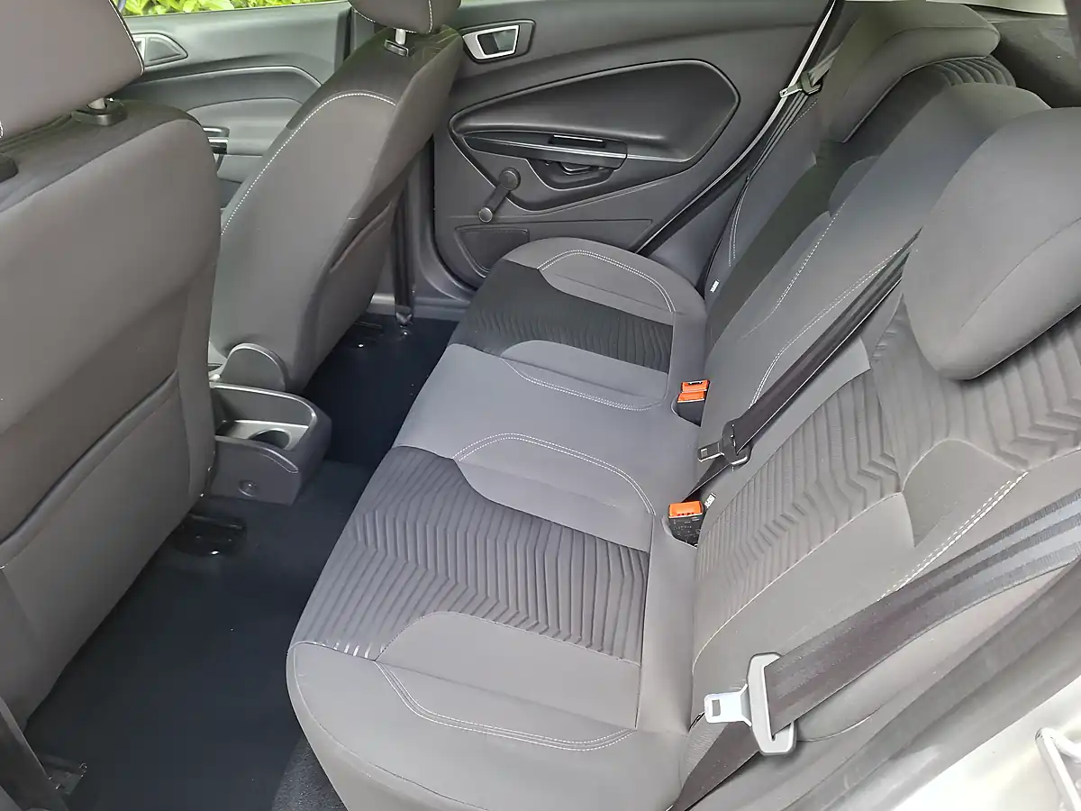 Used 2014 Ford Fiesta Zetec Silver - Interior and Exterior details 11