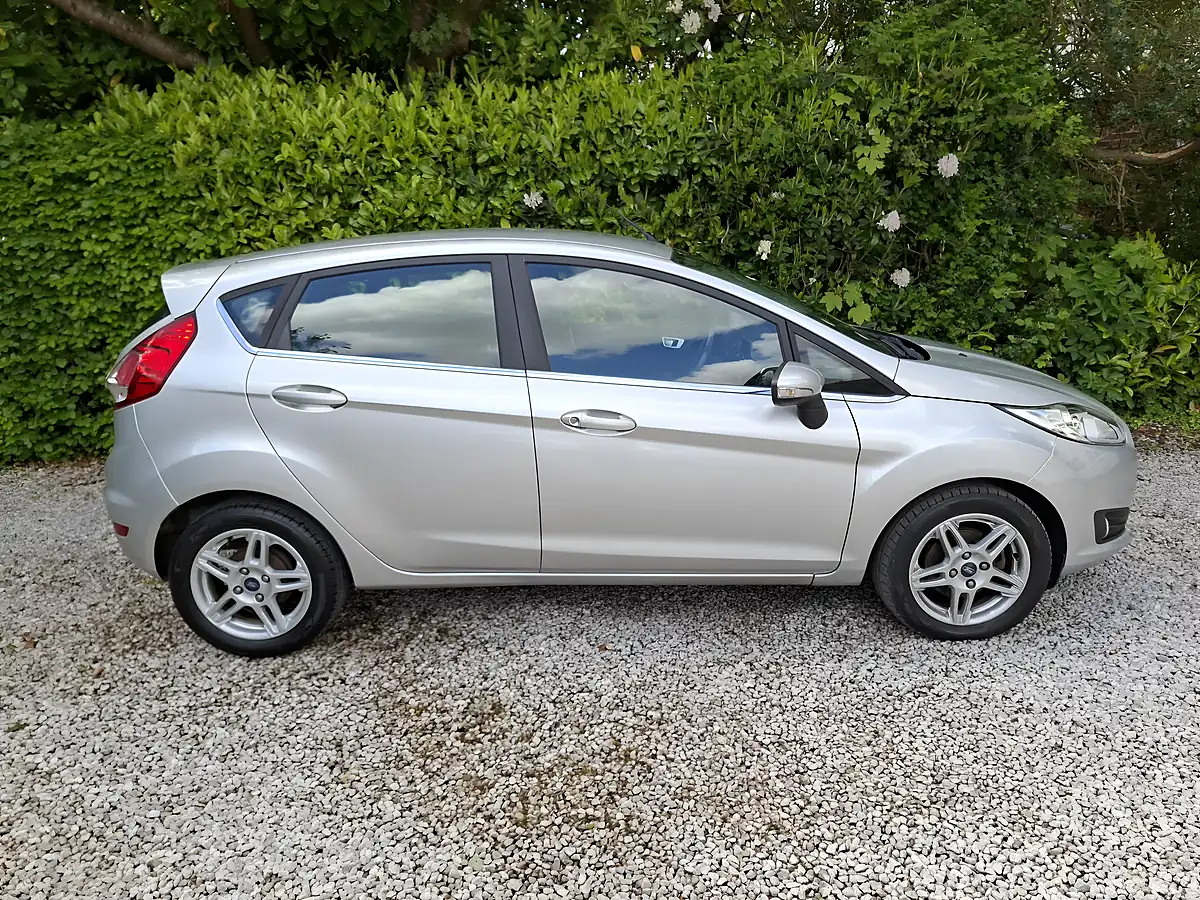 Used 2014 Ford Fiesta Zetec Silver - Interior and Exterior details 4