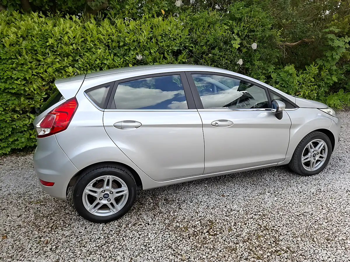 Used 2014 Ford Fiesta Zetec Silver - Interior and Exterior details 5
