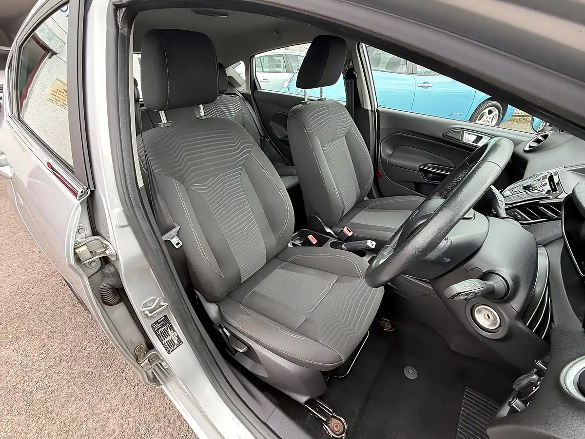 Used 2014 Ford Fiesta Zetec Silver - Interior and Exterior details 11