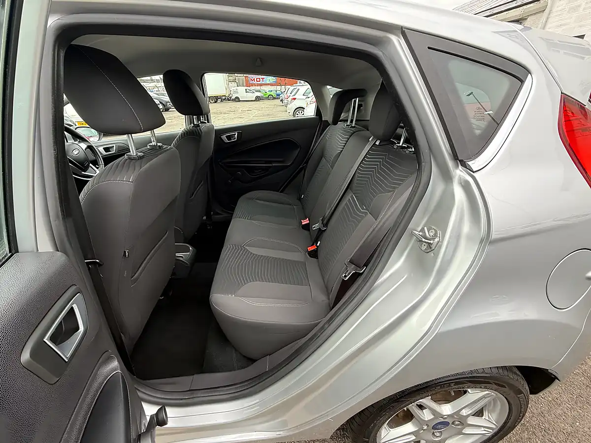 Used 2014 Ford Fiesta Zetec Silver - Interior and Exterior details 13