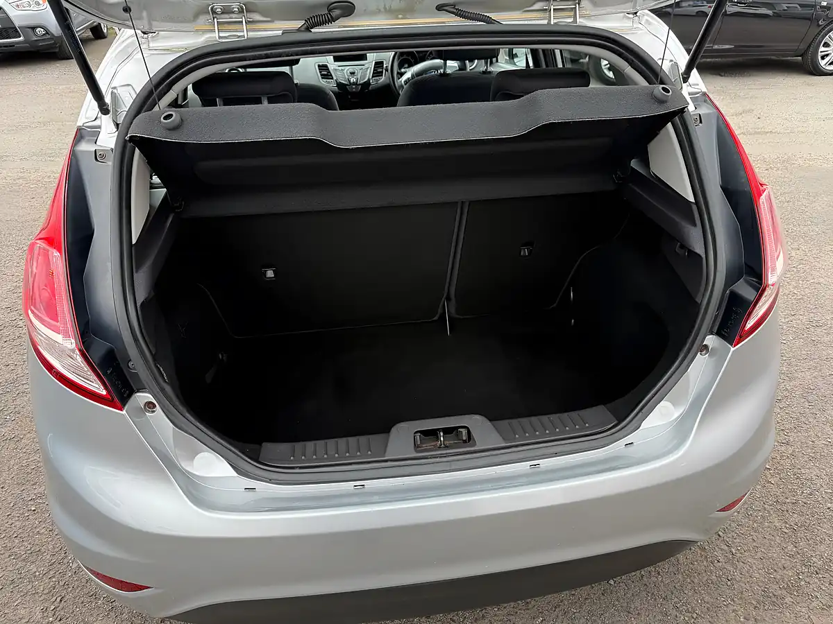 Used 2014 Ford Fiesta Zetec Silver - Interior and Exterior details 14