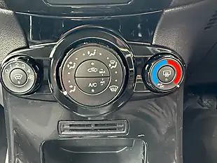 Used 2014 Ford Fiesta Zetec Silver - Interior and Exterior details 16