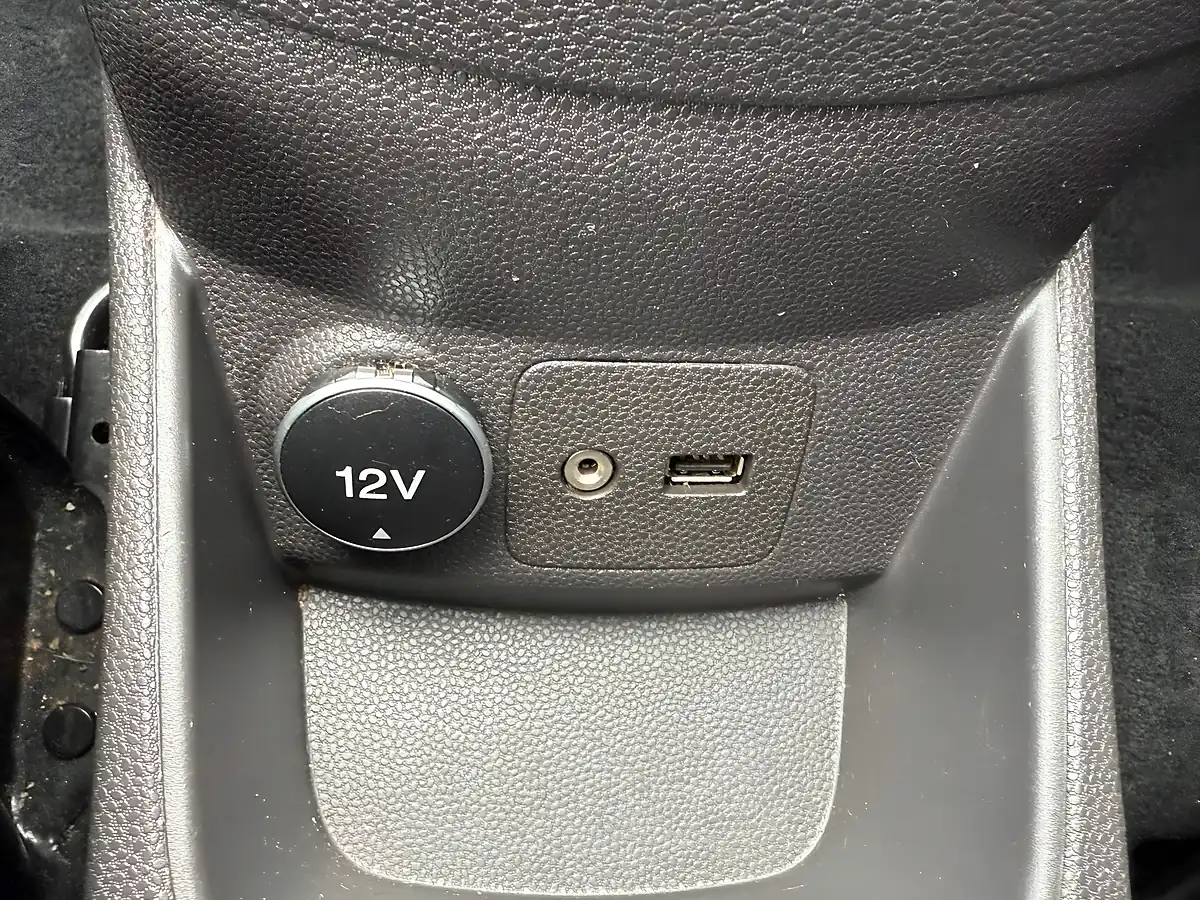 Used 2014 Ford Fiesta Zetec Silver - Interior and Exterior details 17