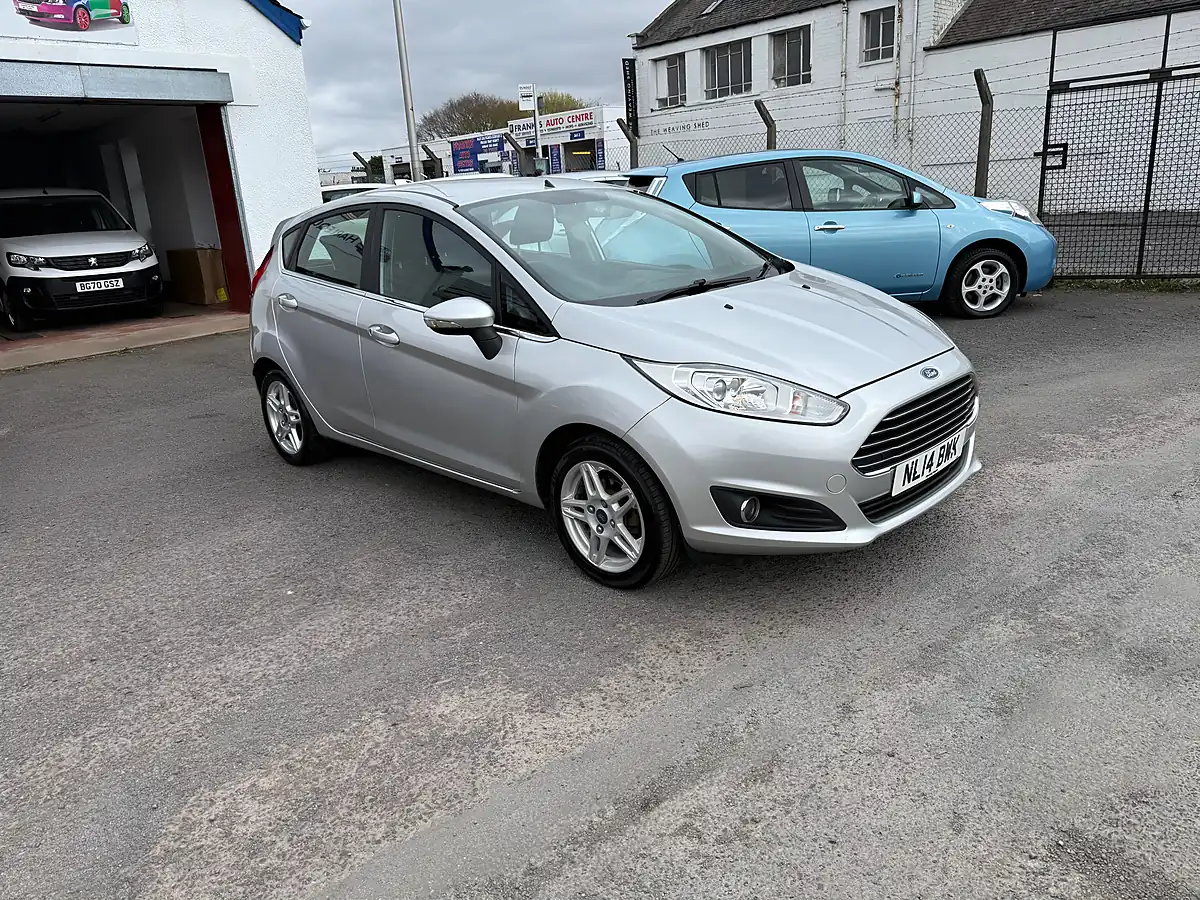 Used 2014 Ford Fiesta Zetec Silver - Interior and Exterior details 3