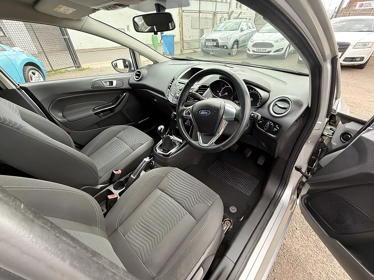 Used 2014 Ford Fiesta Zetec Silver - Interior and Exterior details 6