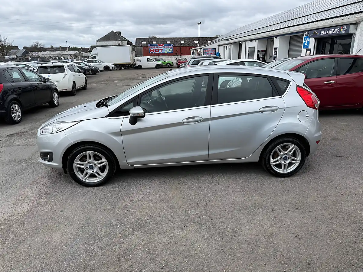 Used 2014 Ford Fiesta Zetec Silver - Interior and Exterior details 7
