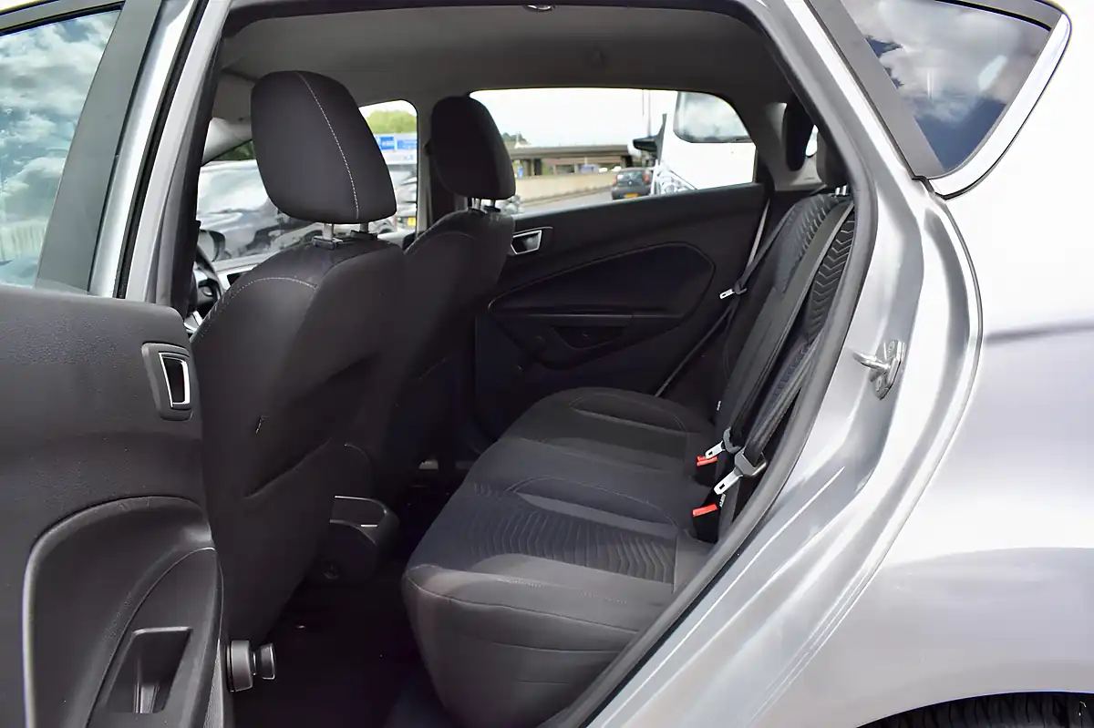 Used 2014 Ford Fiesta Zetec Silver - Interior and Exterior details 14