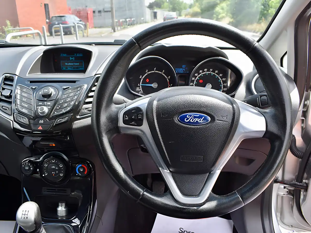 Used 2014 Ford Fiesta Zetec Silver - Interior and Exterior details 16